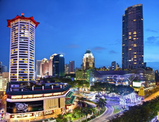 singapore shopphing mall ion orchard