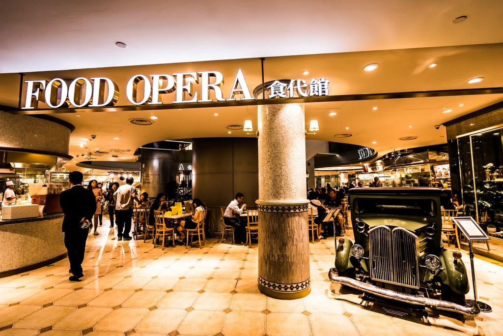 ion orchard shopphing mall singapore