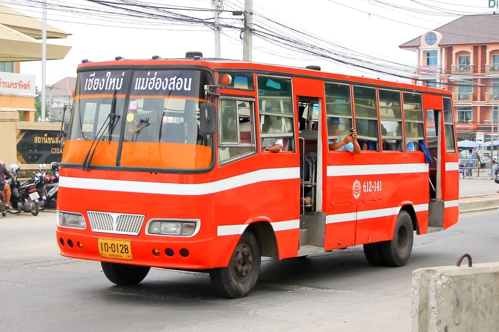 bus-transportation-to-get-to-pai-thailand