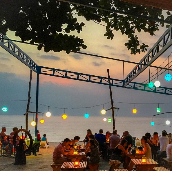 rorys beach bar phu quoc (1)