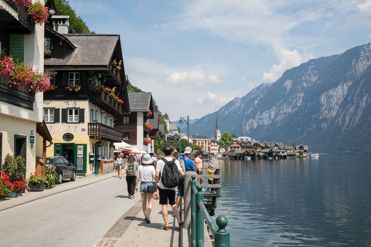 Walking-in-Hallstatt.jpg.optimal