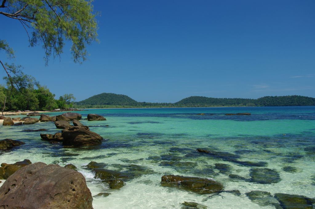 long set beach koh rong