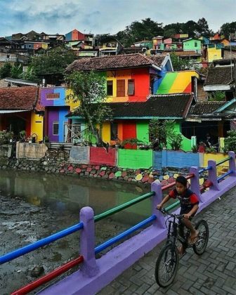 Kampung Pelangi -Rainbow Village in Indonesia (13)