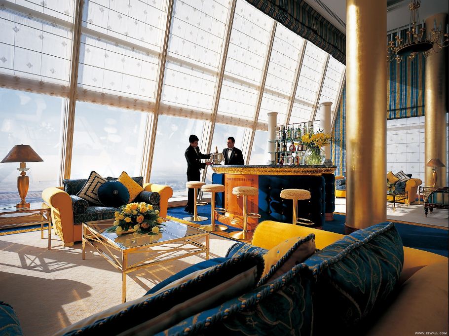 bar at the top of burji khalifa tower. dubai travel blog. dubai travel blog