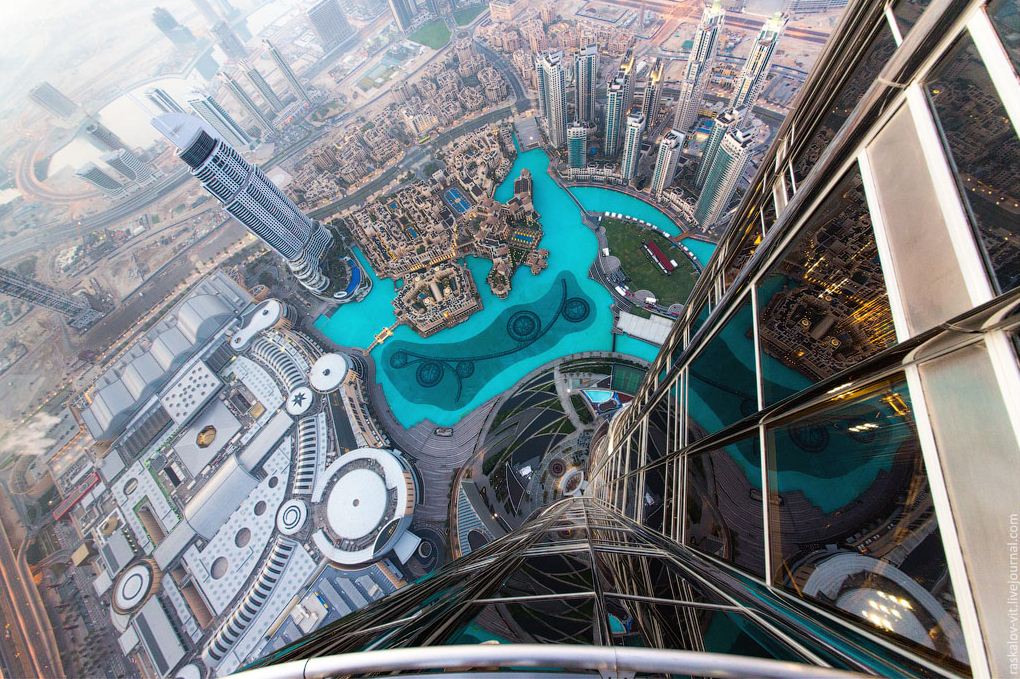 Burj Khalifa observation deck. dubai travel blog