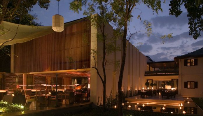 Bar & Cigar Lounge at night, The Anantara Chiang Mai