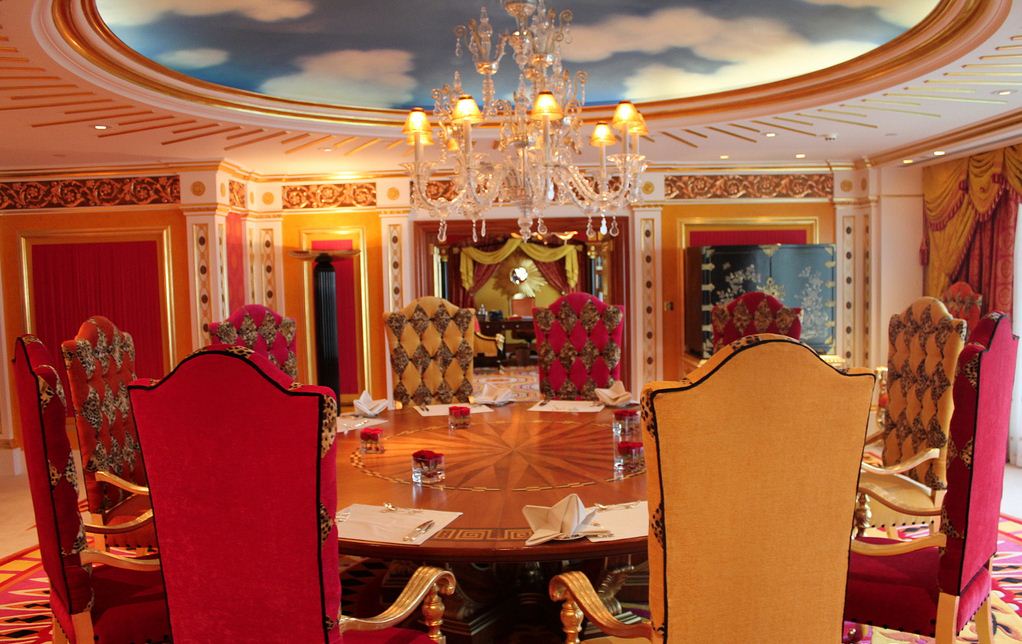 Burj-Al-Arab room