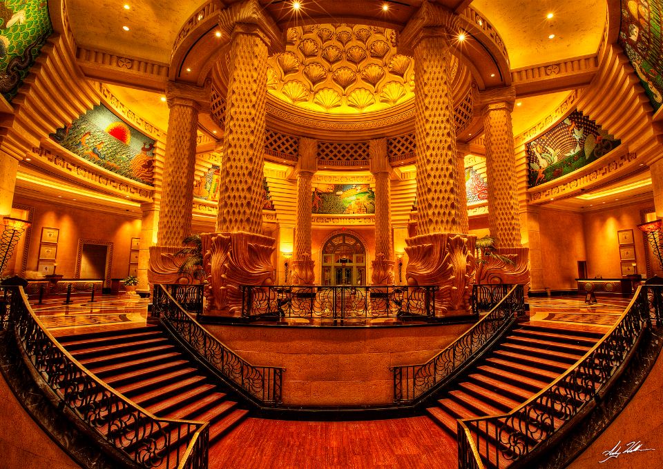 atlantis dubai at night 2