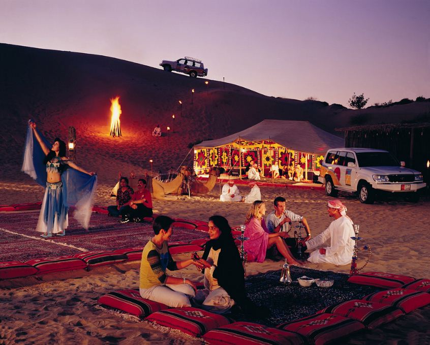 belly-dancer-dubai desert night