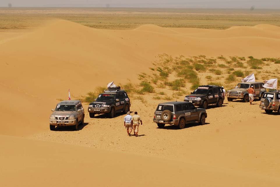 jeep gobi desert mongoglia