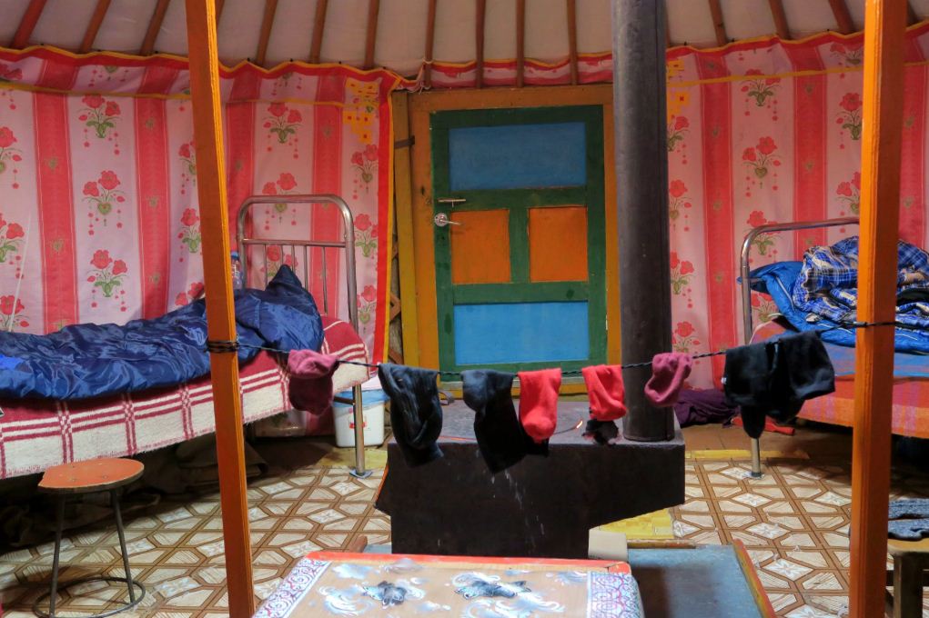 mongolia-yurt 4