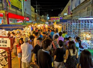 hua hin night market. hua hin nightlife thailand
