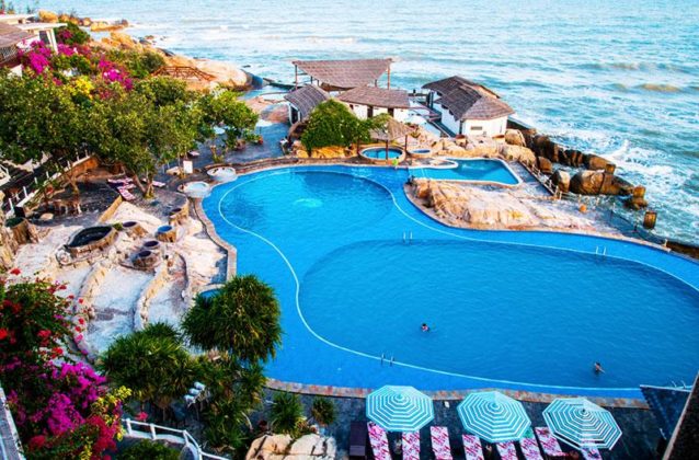 Rock Water Bay beach resort and spa phan thiet (1)