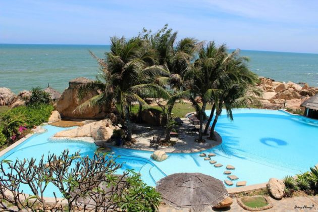 Rock Water Bay beach resort and spa phan thiet (1)
