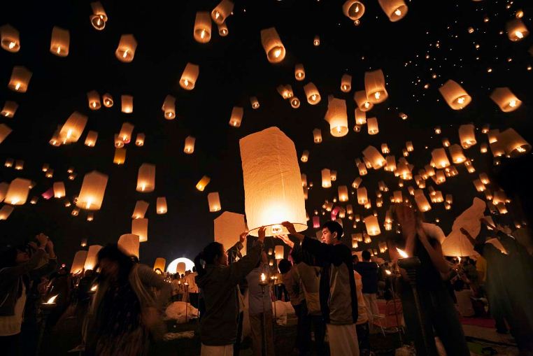loy krathong festival chiang mai thailand (18)