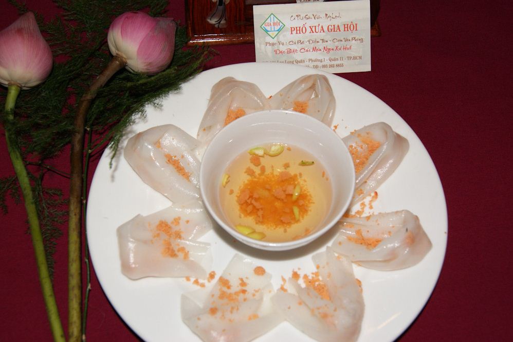 banh uot tom chay hue vietnam traditional food (1)