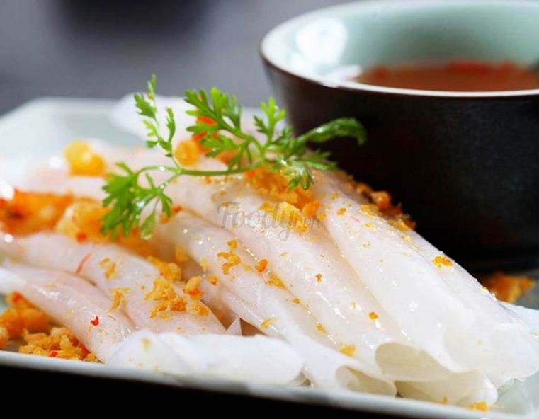 banh uot tom chay hue vietnam traditional food (1)