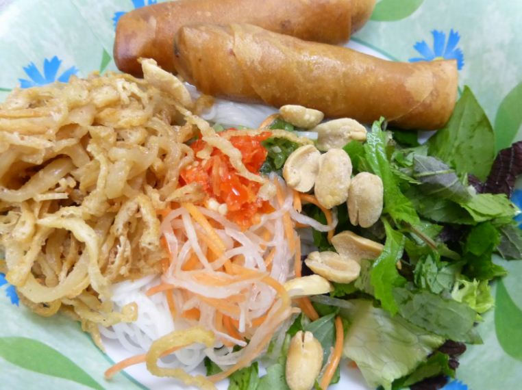 bun bi vietnam traditional food (1)