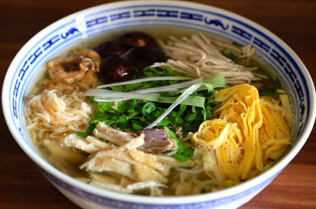 bun thang hanoi vietnam traditional food (1)