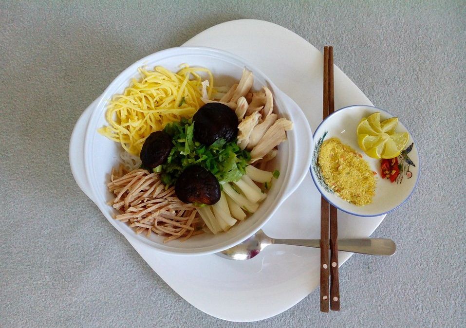 bun thang hanoi vietnam traditional food (1)