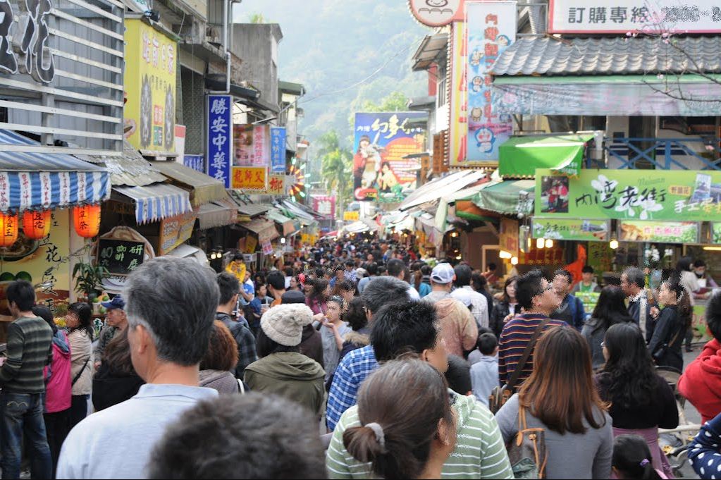 1getting around Neiwan Old Street taiwan lei cha tea leicha tea hakka people (1)