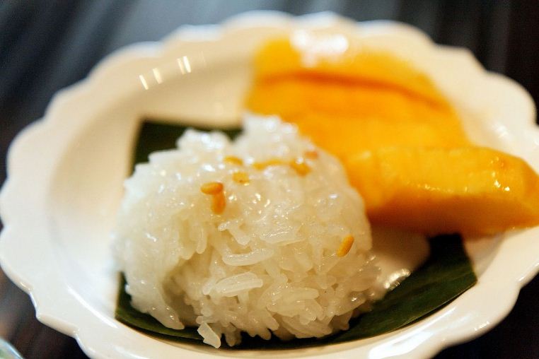 Mango sticky rice Thailand street food around the world (1)