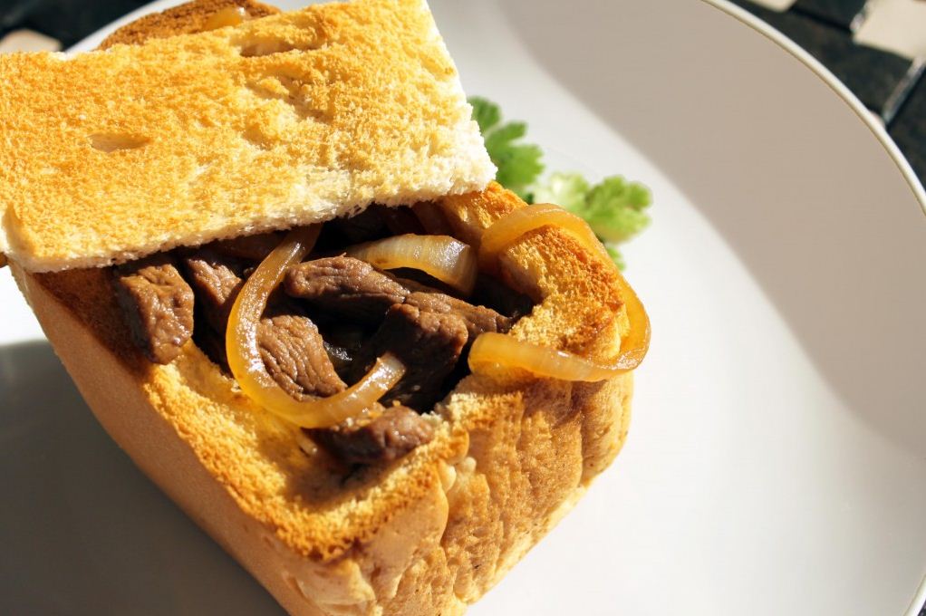 Guan Cha Bun (coffin bread). Image of street food around the world blog.