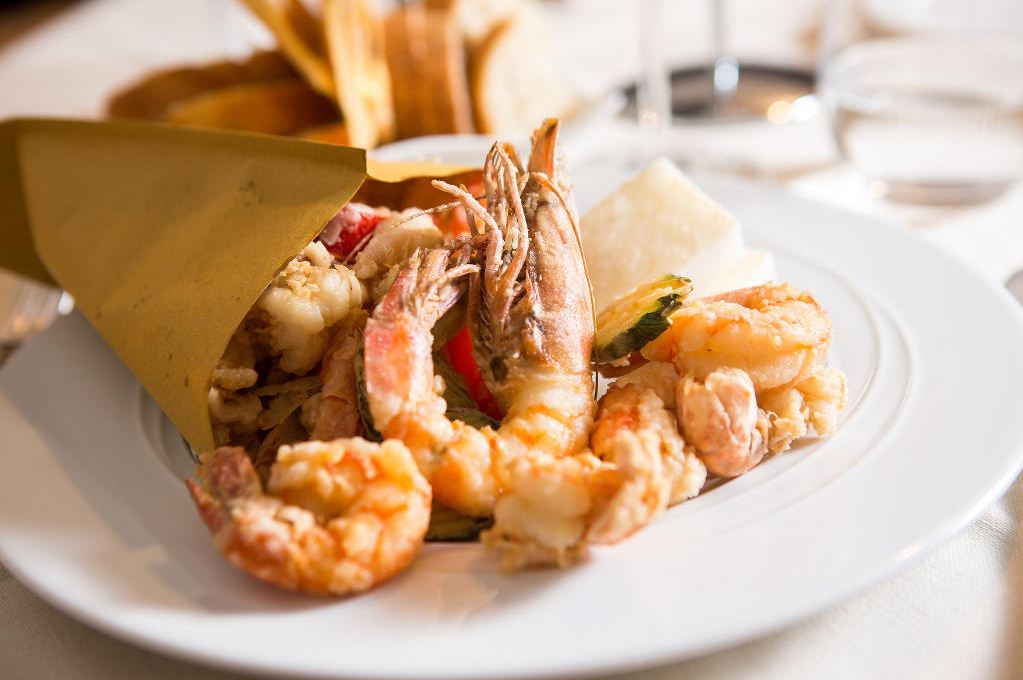 Pesce Fritto Al Cono. Image of street food around the world blog.