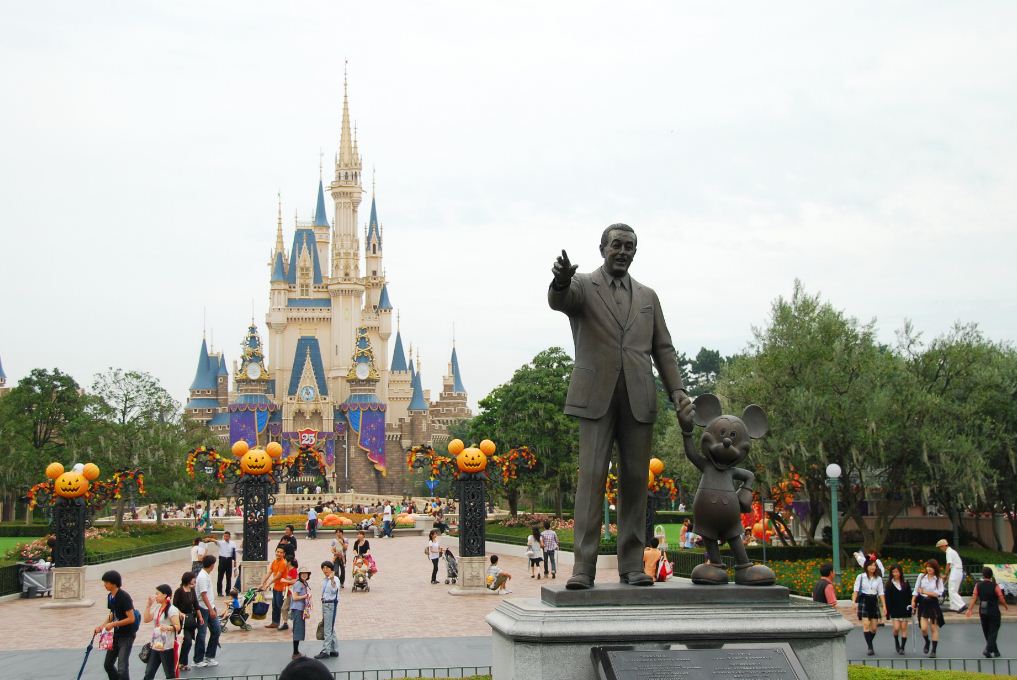 Tokyo Disneyland and Disney Sea. One of the best amusement parks in Asia (4)