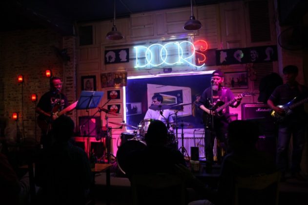 The Doors hanoi (1)