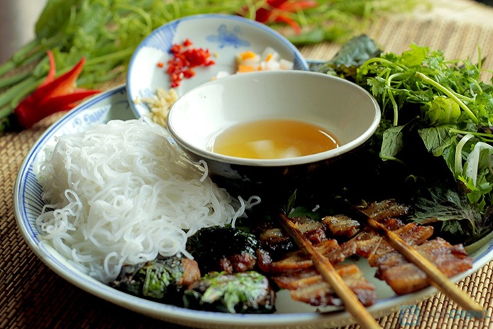 dong xuan-kebab rice noodle-bun cha-best kebab rice noodle in ha noi1