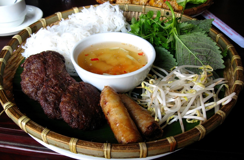 hang quat-kebab rice noodle-bun cha-best kebab rice noodle in ha noi2
