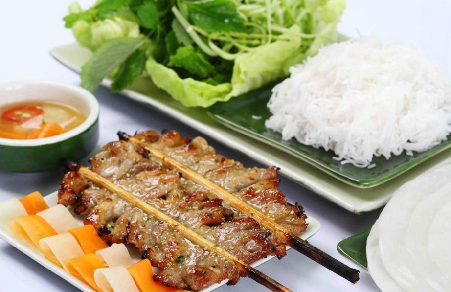 lac long quan-kebab rice noodle-bun cha-best kebab rice noodle in ha noi1