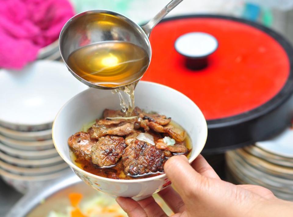 sinh tu-kebab rice noodle-bun cha-sinh tu-best kebab rice noodle in ha noi2