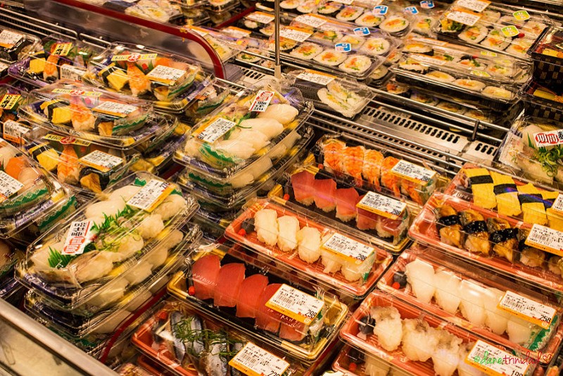 Tenjinbashisuji shopping street, Osaka