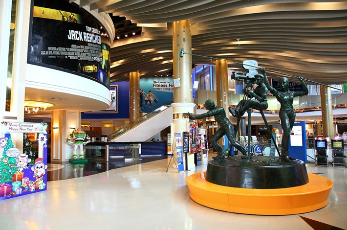 cinema-in-terminal-211