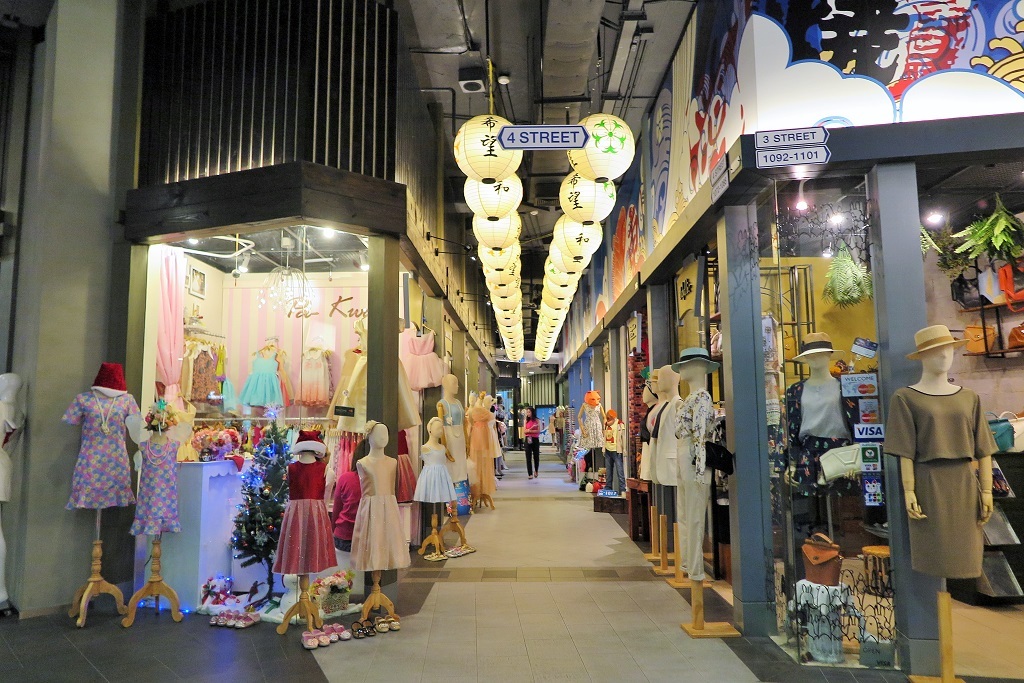 terminal-21-shopping-mall-center-bangkok12