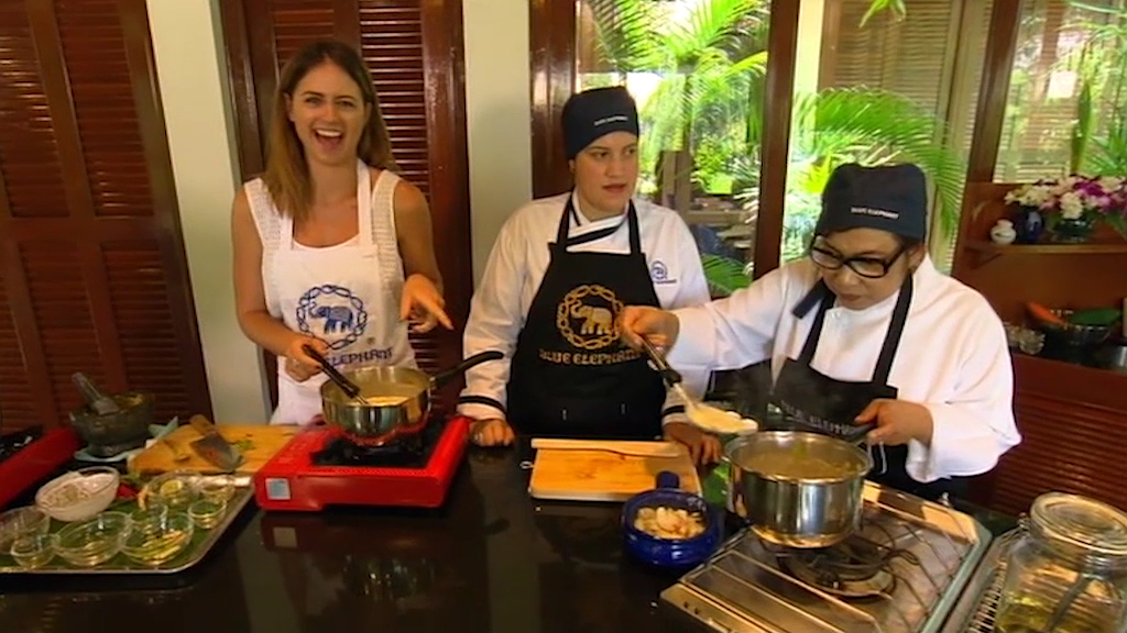 cook traditional Thai dishes class2