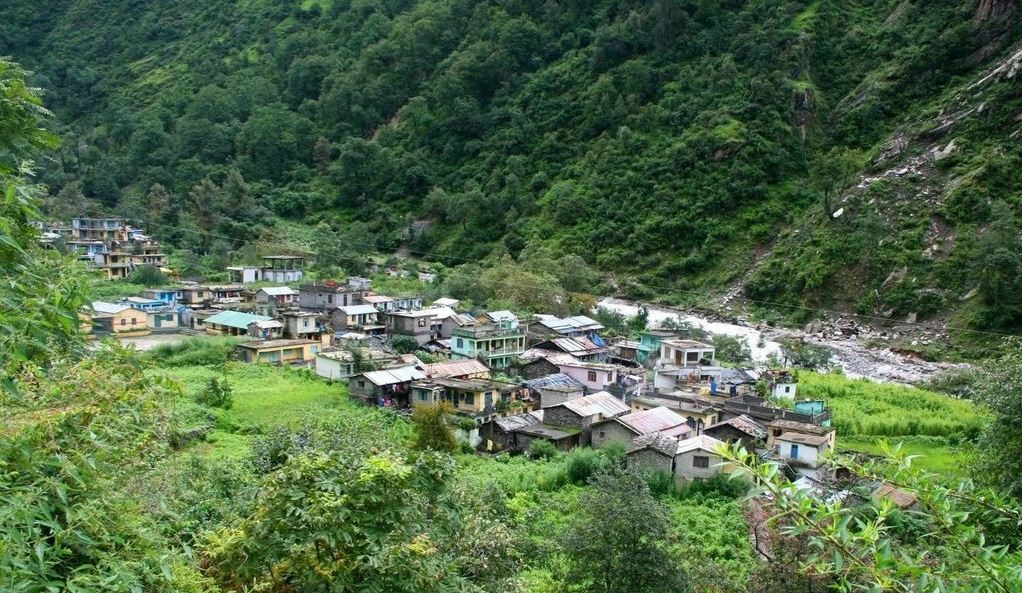 Bhyundar-Village-Hemkund