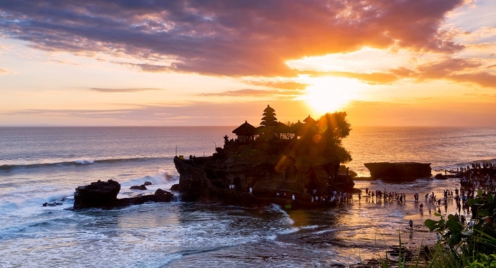 Tanah Lot temple bali1
