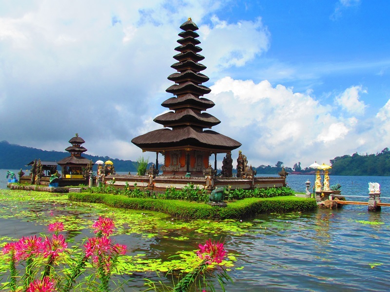 Ulun Danu temple bali