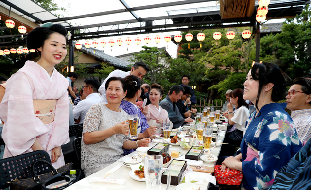 Kamishichiken Beer Garden