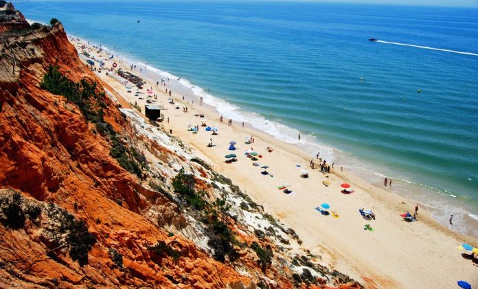 nude beach Algarve, Portugal (1) Algarve, Portugal Nude Beach- best nude beaches in the west2