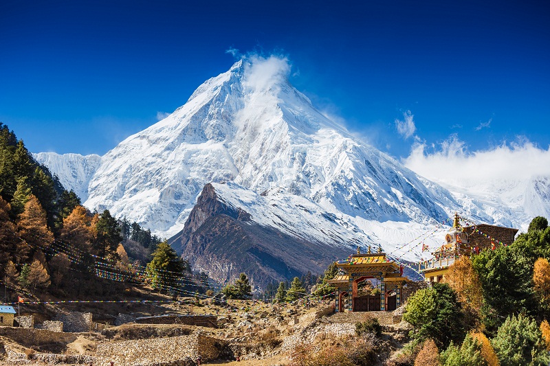 nepal autumn best fall foliage destinations in asia (1)