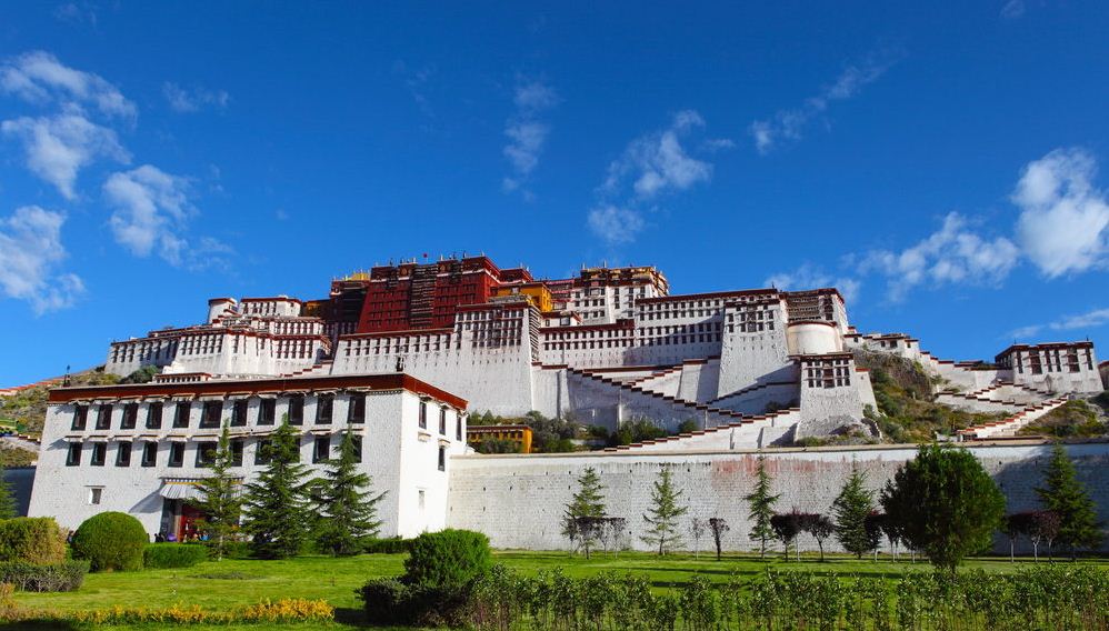 back potala palace tibet 3