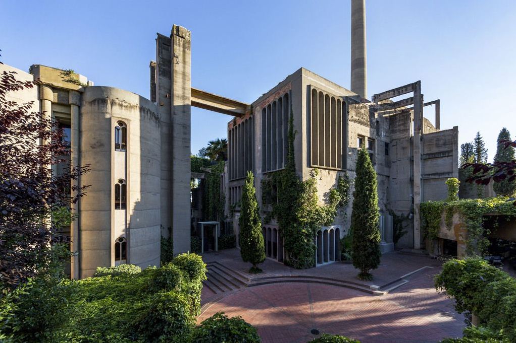 1La Fabrica Ricardo Bofill residence la fabrica barcelona (12)