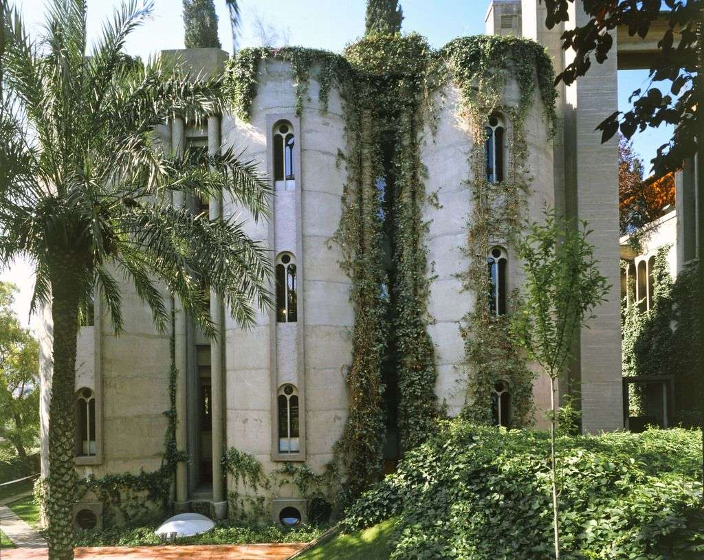 21La Fabrica Ricardo Bofill residence la fabrica barcelona (12)