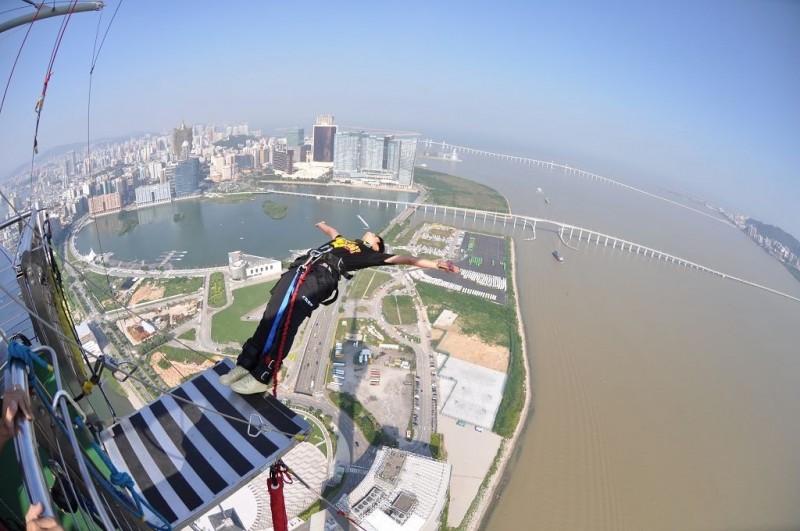 Bungee jumping1
