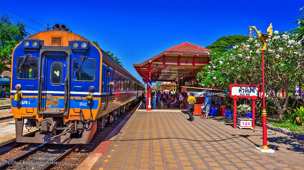 hua-hin-train-station at night best places to visit in hua hin places to visit hua hin 2