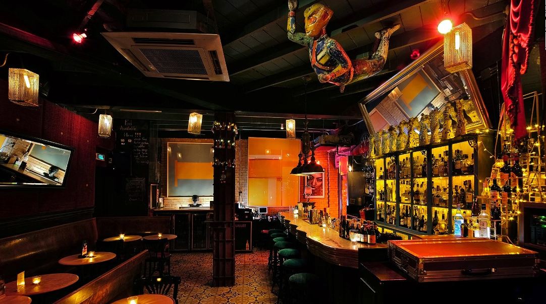 Smalls Bar, Bangkok